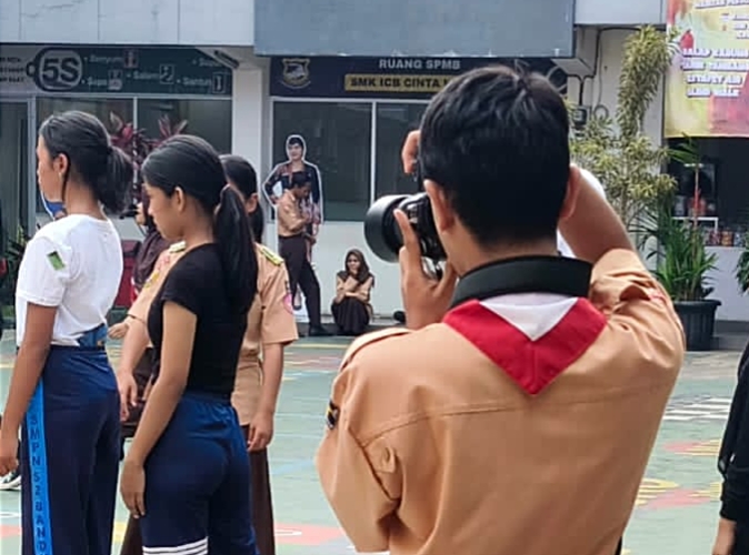 Club Fotografi, Beyond the lens